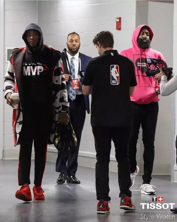 补时进球！吕特绝境救主，英超劲旅绝平，领先曼联1分（补时扳平！吕特压哨救主，英超劲旅拿到平局，领先曼联1分）