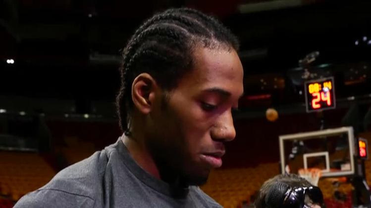 内线予取予求！小杰克逊半场高效砍下17分7篮板（内线无人可挡！小杰克逊半场高效斩获17分7篮板）