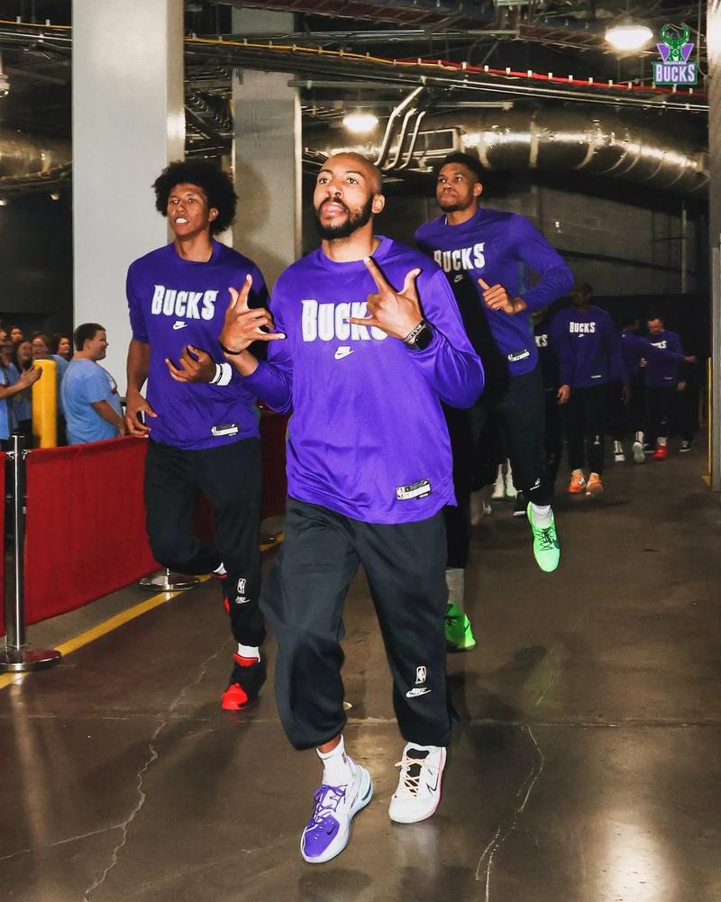 哈萨克斯坦足球超级联赛：13座城市的14支球队（哈萨克斯坦足球顶级联赛：13城汇集14支球队）