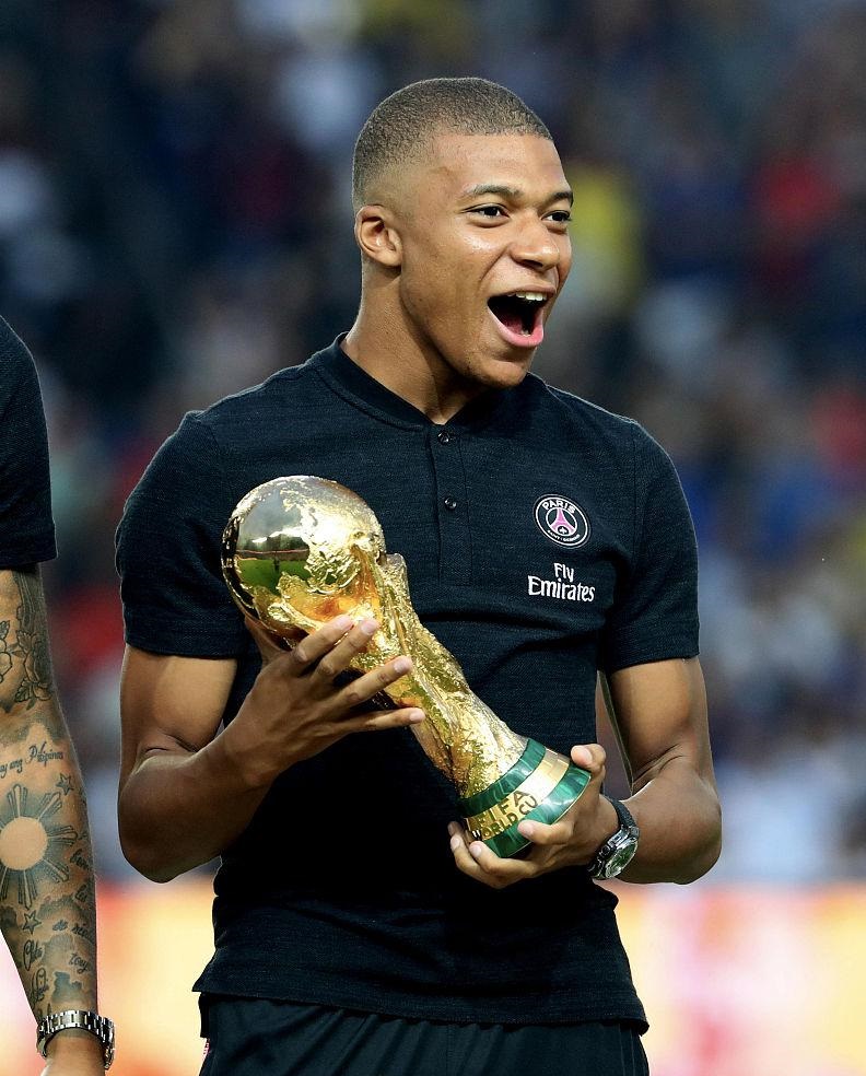 记者：皇马中卫阿森西奥因病将不会前往客场出战赫罗纳（记者：皇马中卫阿森西奥因病缺席客战赫罗纳）