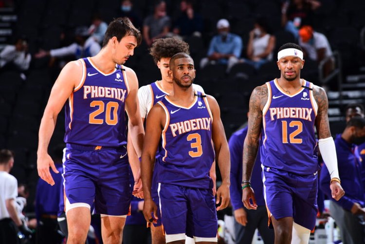 索赔，7名被禁赛一年的马来西亚归化球员计划起诉马来西亚足协（7名遭一年禁赛的马来西亚归化球员计划就索赔起诉大马足协）