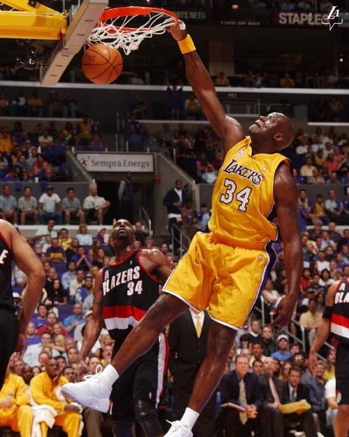 孔蒂：卡拉巴赫非常难对付，我对球队今天的表现很满意（孔蒂称卡拉巴赫难缠，对球队今日表现感到满意）