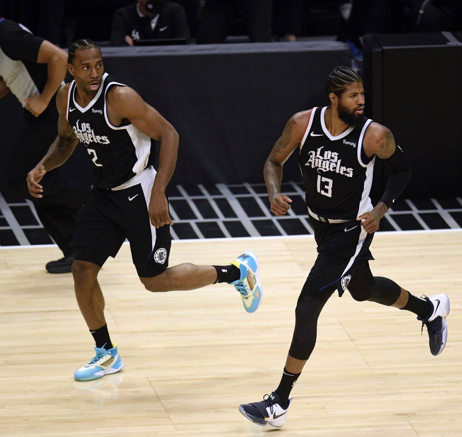 客场对贝蒂斯上半场就上演帽子戏法，费兰是西甲历史第一人（费兰客战贝蒂斯半场戴帽，成西甲历史第一人）