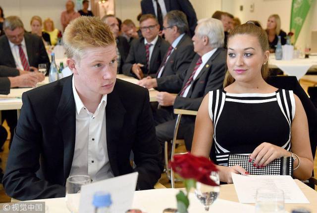 曼奇尼谈带伤比赛：除非把我腿弄断，否则别想让我离场（曼奇尼谈伤中坚持：非断腿不下场）