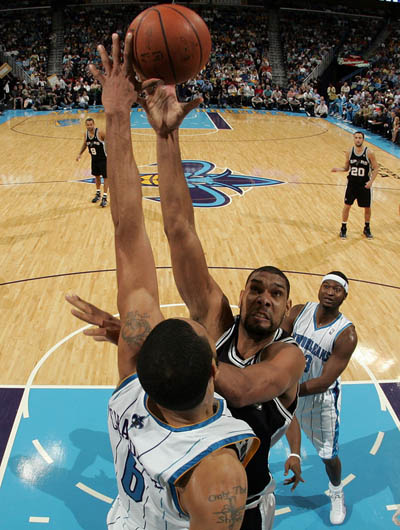 3C：退役三天前我和莱万说不想再为任何球队踢球，除非是巴萨（3C：退役前三天我对莱万说，除非是巴萨，我不会再为任何球队出战）